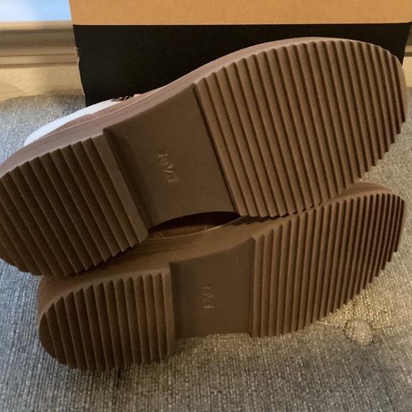 Teva Women's Patchwork Booties, size 8.5 - Picture 3 of 10